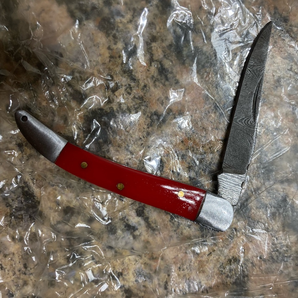 Damascus steel knife